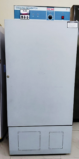 Cooling Incubator, Lab 315